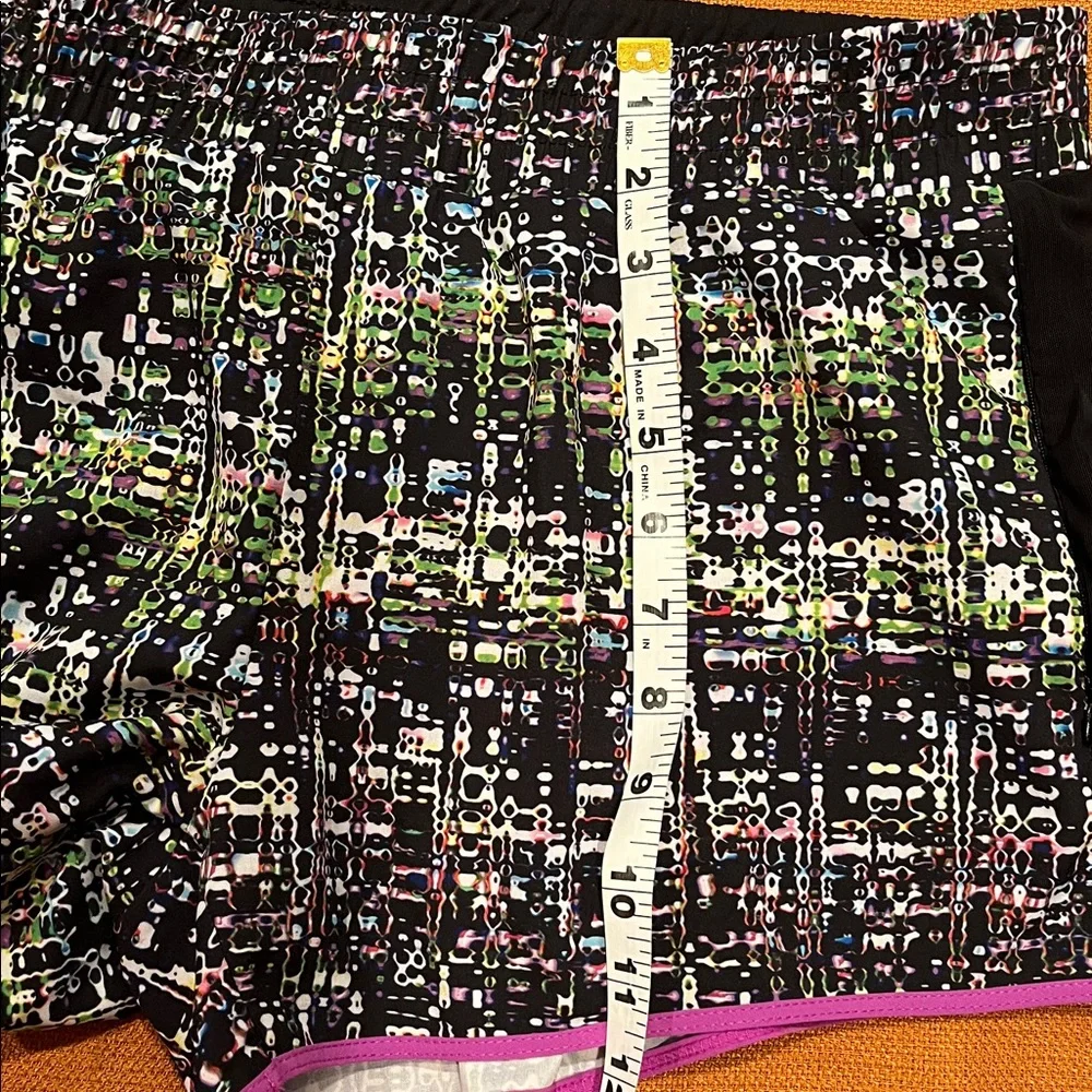 Fabletics Fallon Athletic Shorts Pattern with Compression Lining -Size L - Picture 9 of 10